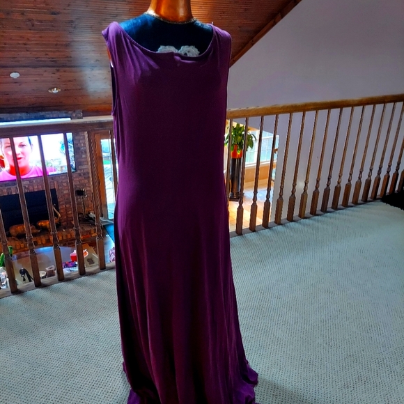Burgundy Maxi Dress - Picture 1 of 7